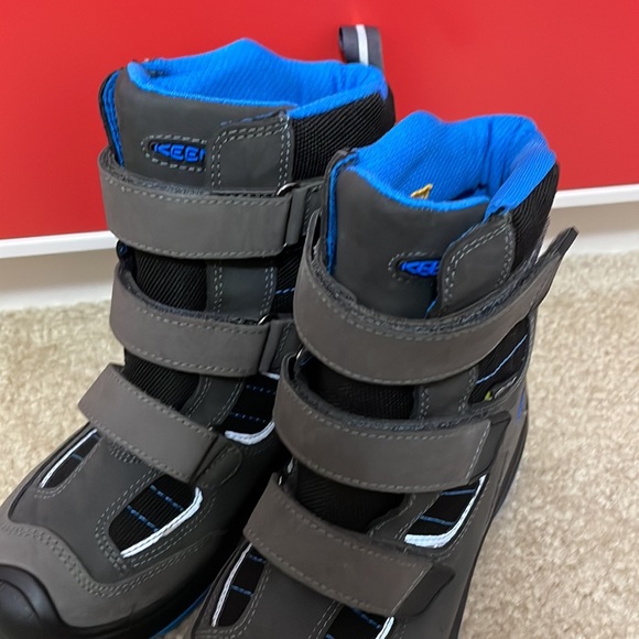 KEEN NWT little boy size 1 black, gray, and blue winter 3 strap velcro boots - Picture 8 of 11